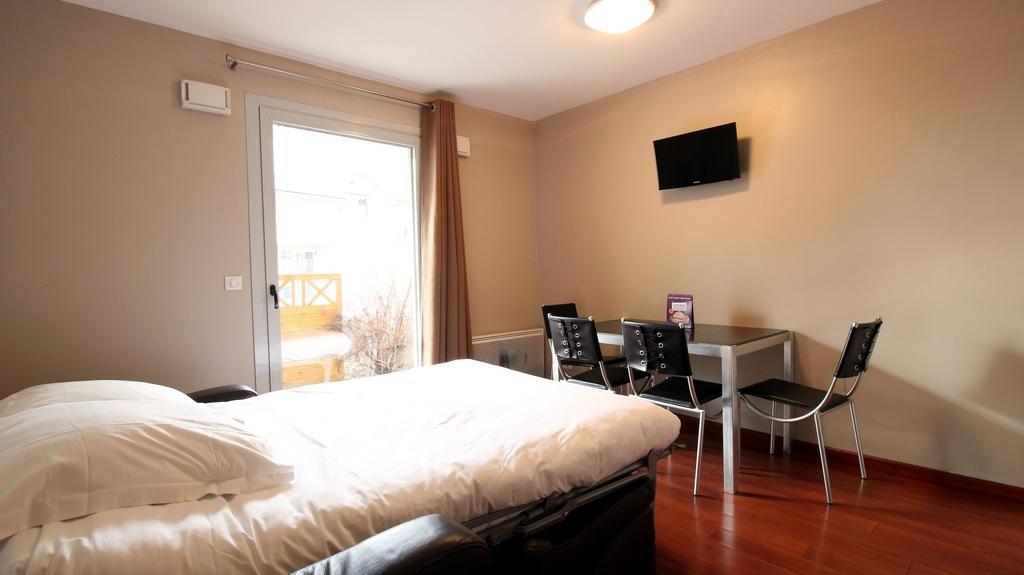 Aux Balcons Du Sancy Aparthotel Picherande Exterior photo