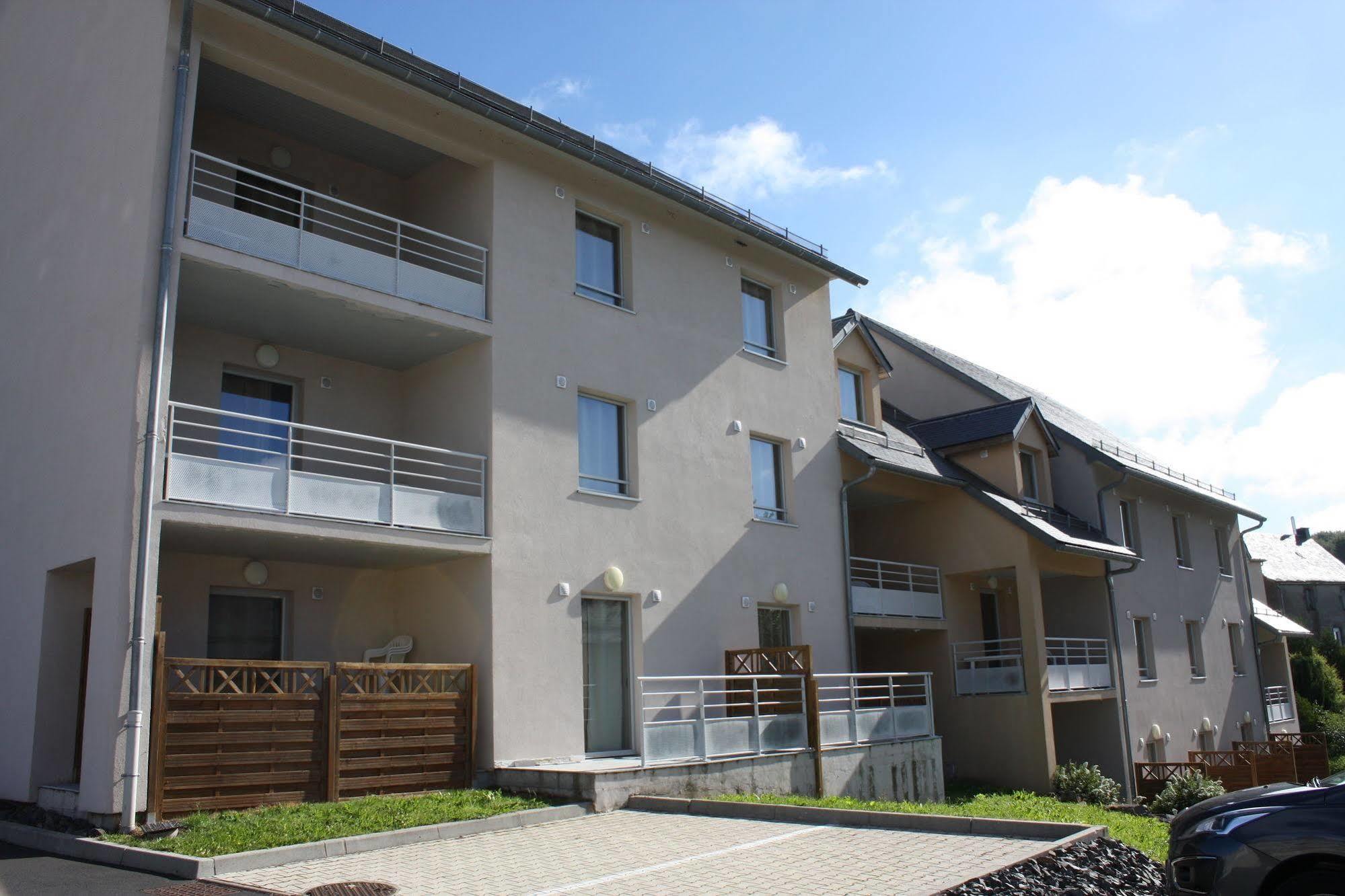 Aux Balcons Du Sancy Aparthotel Picherande Exterior photo