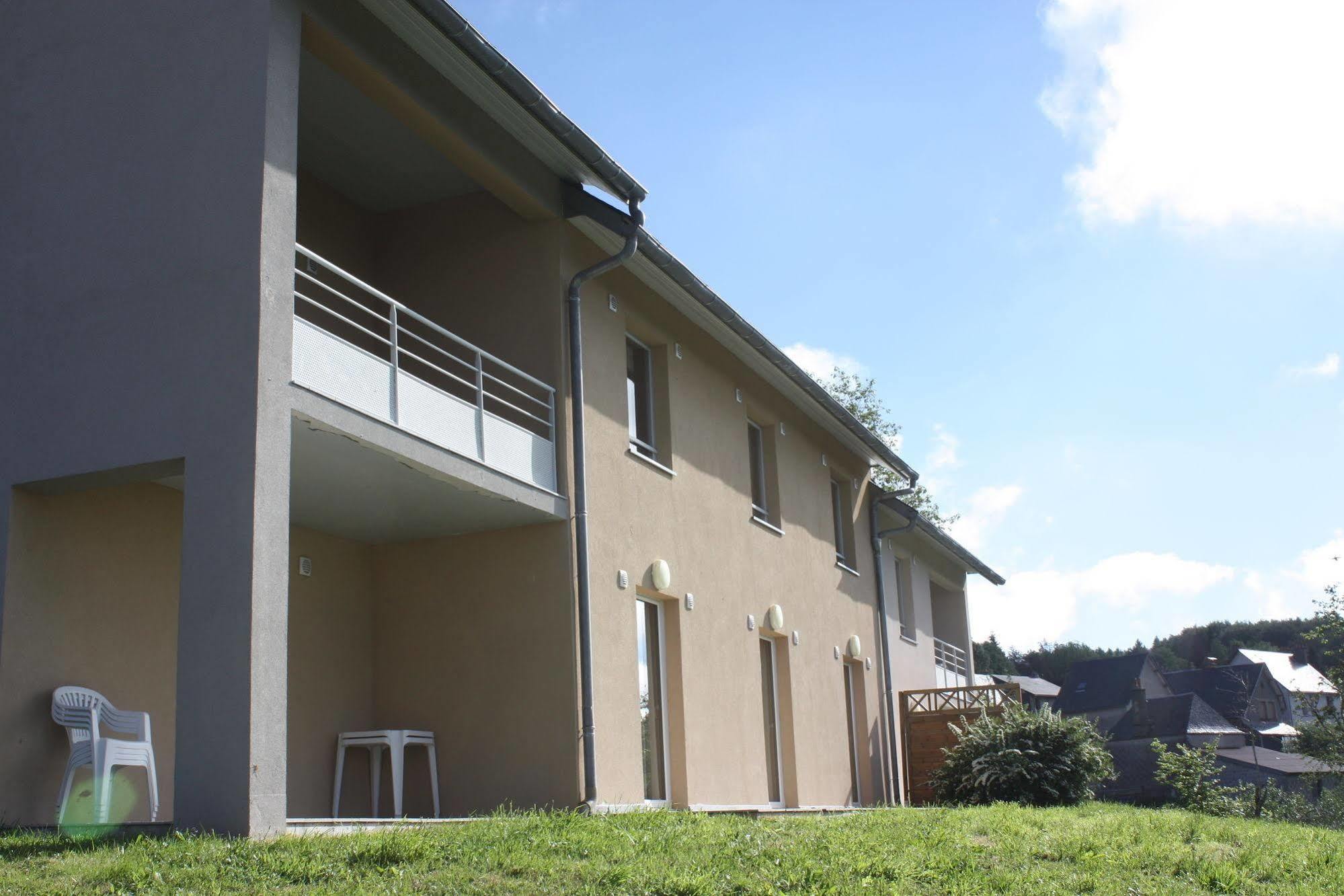 Aux Balcons Du Sancy Aparthotel Picherande Exterior photo